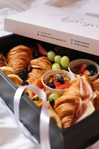 Opakowania papierowe cateringowe.webp