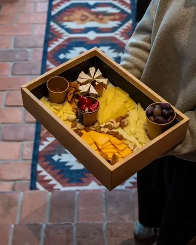 Opakowania na wynos cateringowe z papieru.webp